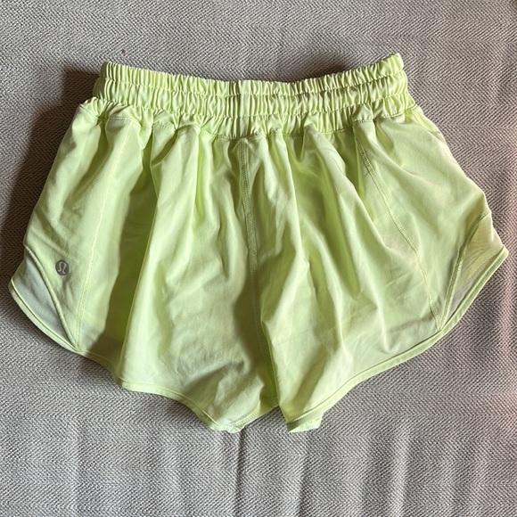 Lululemon hotty hot short - Picture 2 of 3